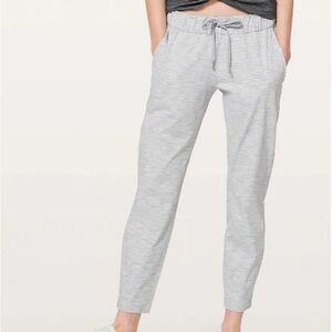 Lululemon Women’s On the Fly Pants in Heathered Grey size 8